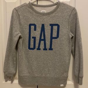 Brand new without Tags Boys Gap sweatshirt Gray size:M